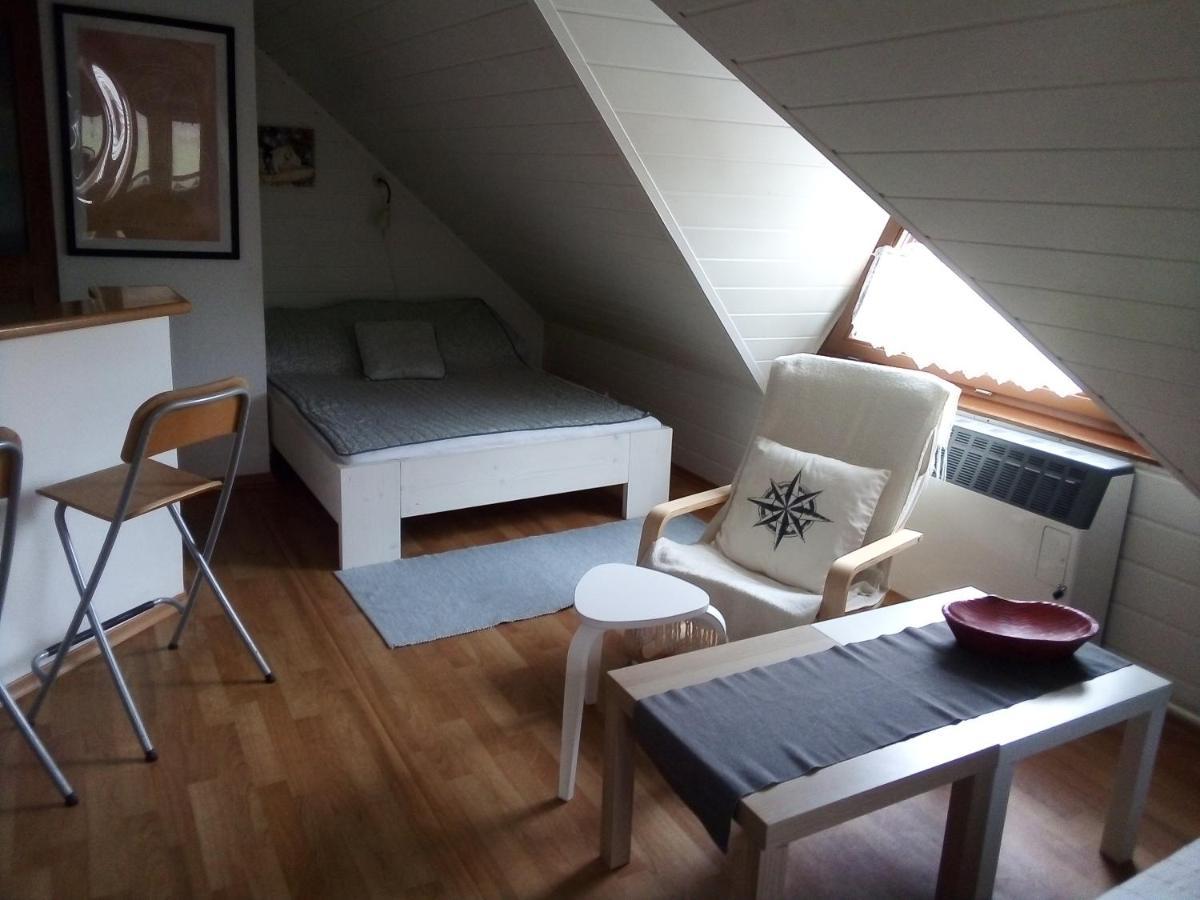 Privat Mini 307 Apartment Besenova Exterior photo